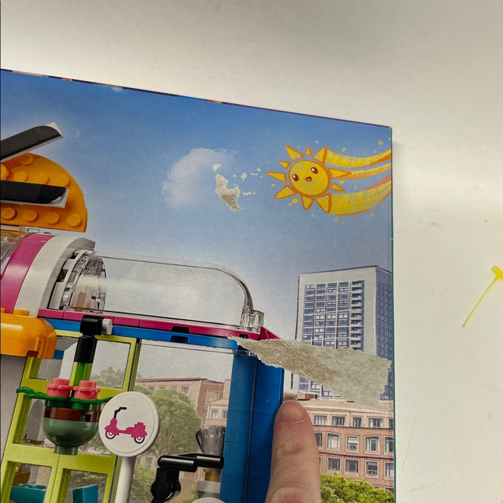 LEGO Friends Hair Salon Set - Pink, Blue, Yellow new inbox - Picture 5 of 5